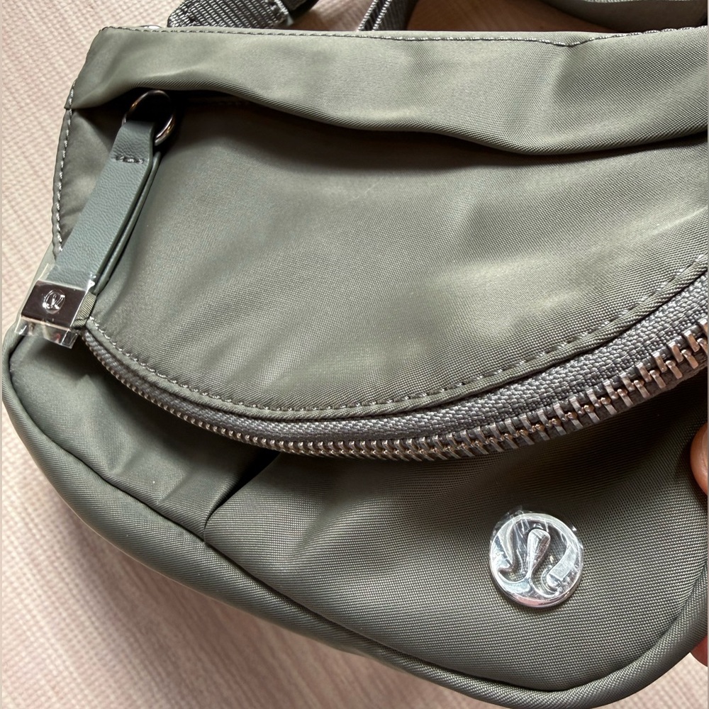 lululemon athletica All Night Festival Bag - Gray Sage *Rare Release* - Picture 6 of 11
